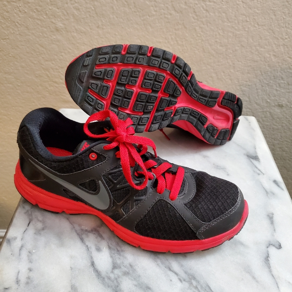 Men’s Nike Relentless 2 Running Shoes Sz 8.5 Black Red